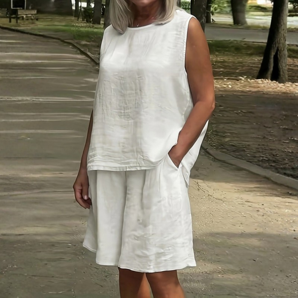 Relaxed Solid Outfit