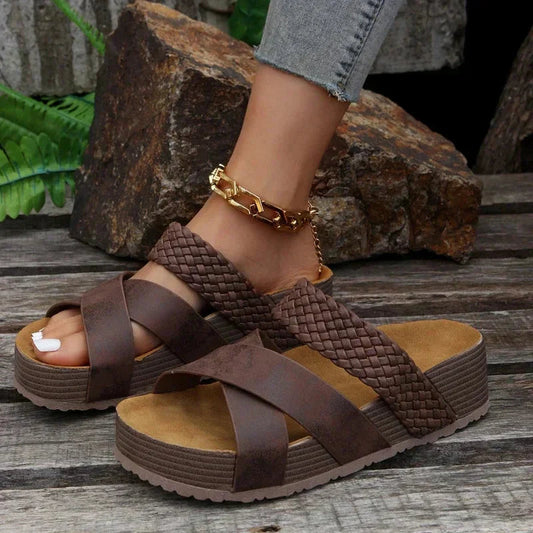 Madison | Comfortable Black Platform Sandals for Effortless Summer Style 0