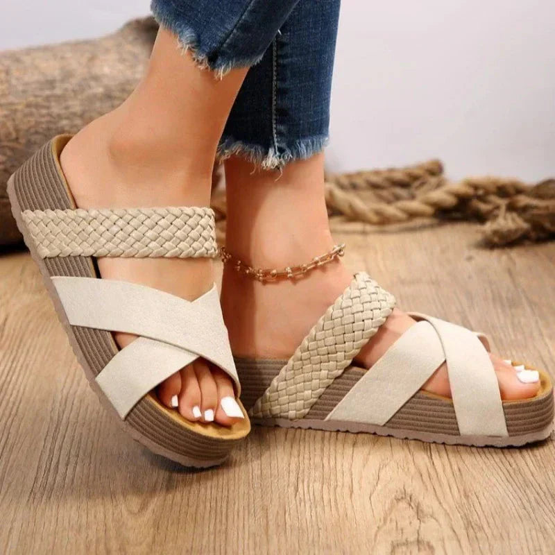 Madison | Comfortable Black Platform Sandals for Effortless Summer Style 1