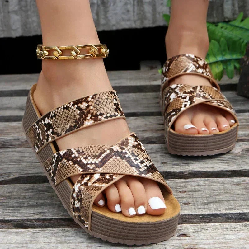 Madison | Comfortable Black Platform Sandals for Effortless Summer Style 3