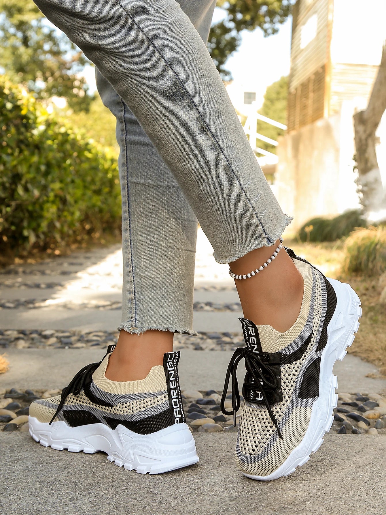Breathable Lightweight Casual Sports Shoes