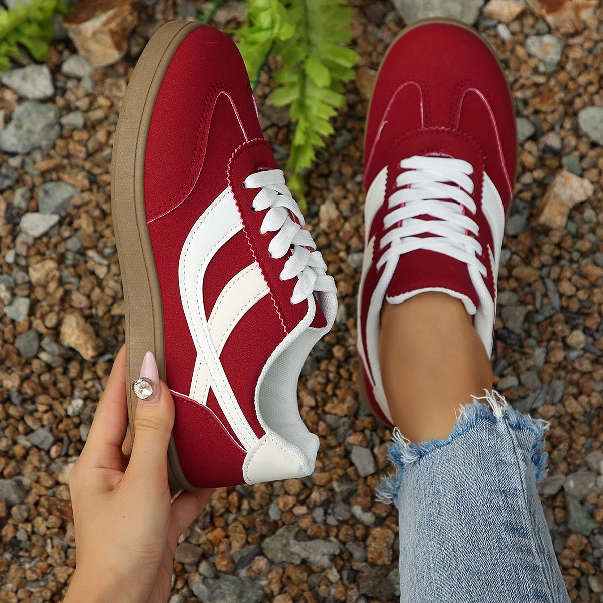 Comfortable Lace Up Casual Sneakers