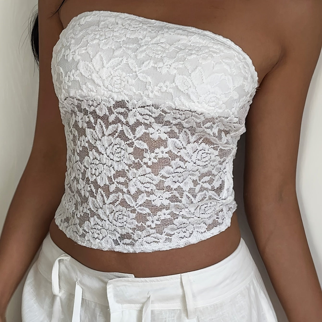 Floral Lace Slim Fit Tube Top
